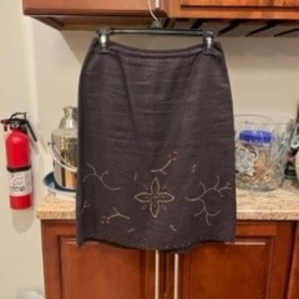 Tristan and Iseult size 1 blue linen skirt with beading